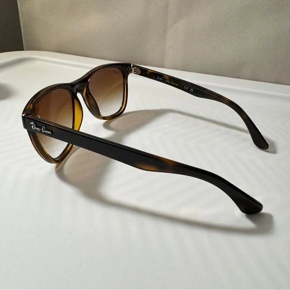 Ray-Ban RB4184 - Picture 5 of 8